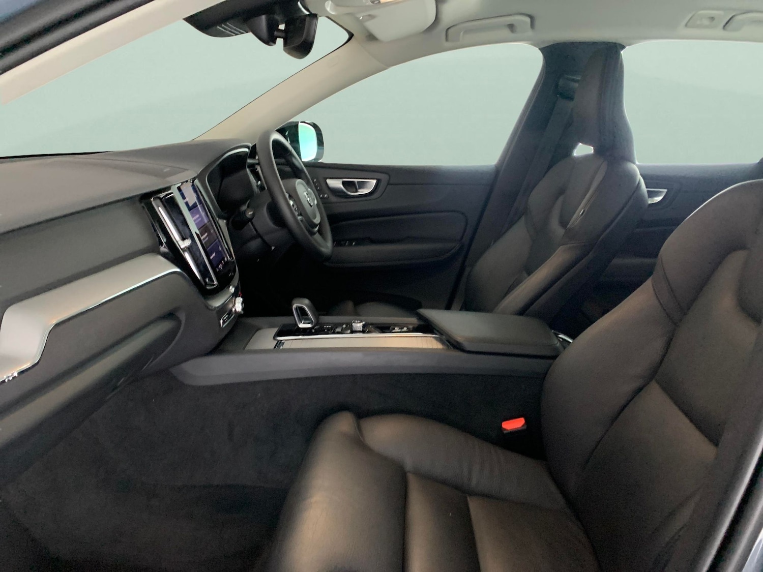 Used Volvo XC60 2023 for sale - 77269723: Photo 4