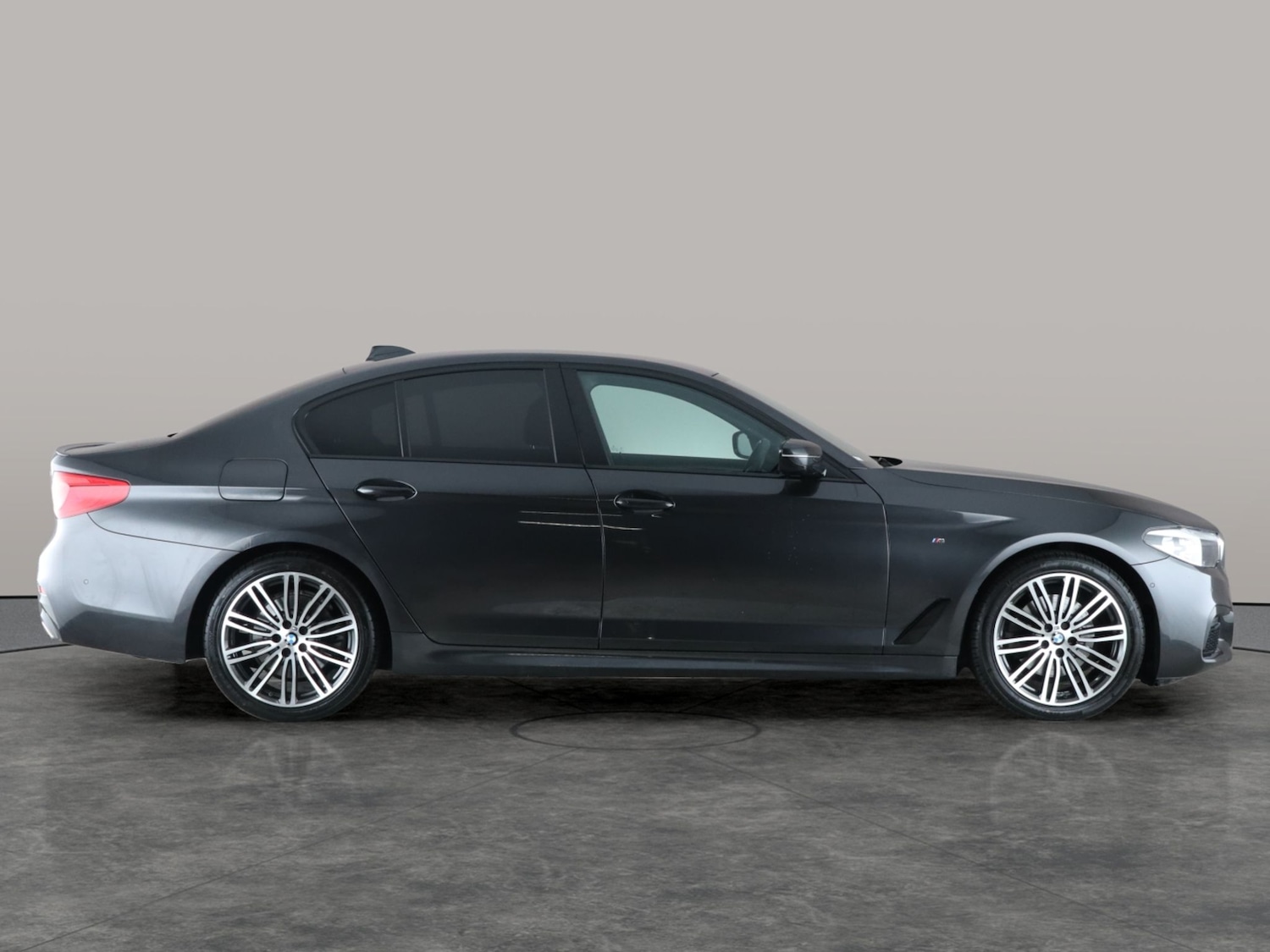 Used BMW 5 Series 2019 for sale - 76575552: Photo 12