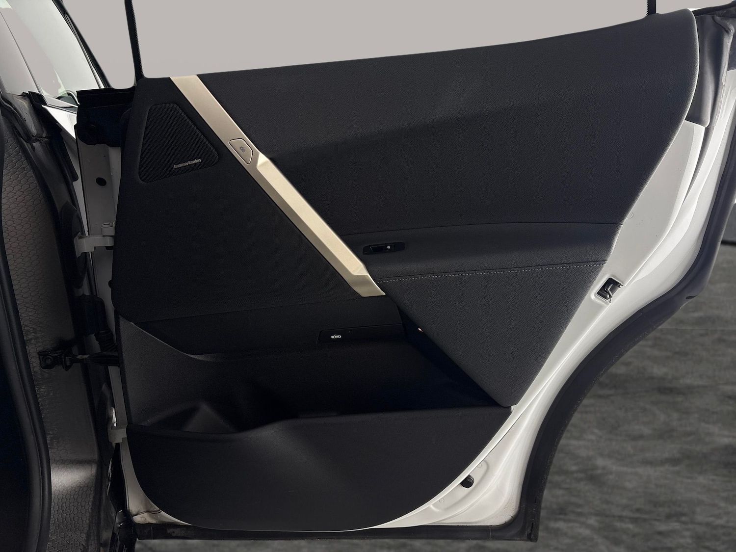 Used BMW iX 2022 for sale - 76879160: Photo 42