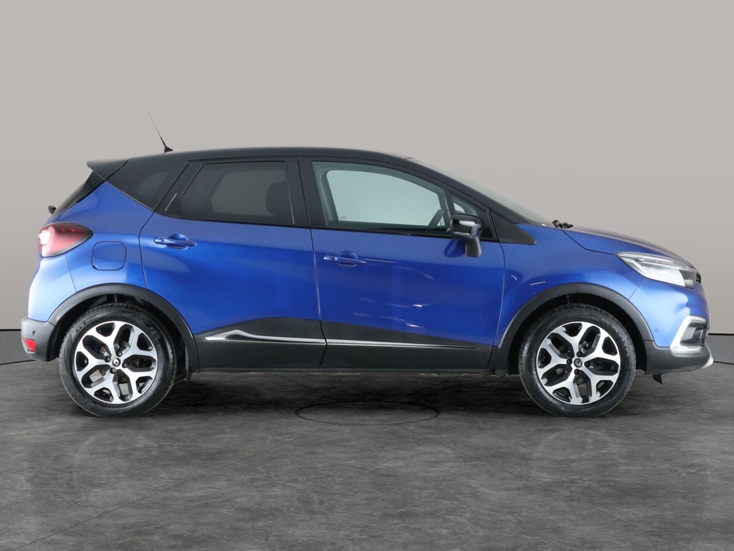 Used Renault Captur 2019 for sale - 76320571: Photo 8