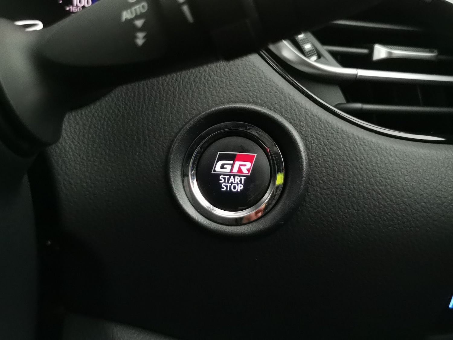 Used Toyota C-HR 2023 for sale - 77316238: Photo 18