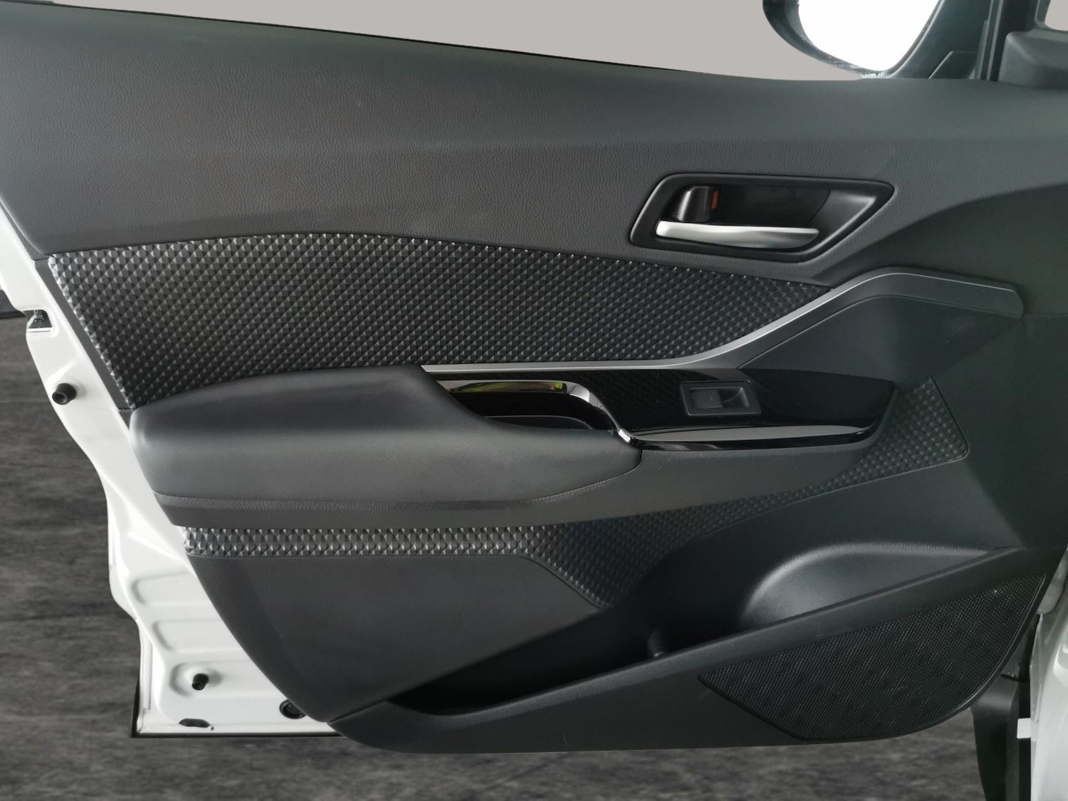 Used Toyota C-HR 2023 for sale - 77316238: Photo 25