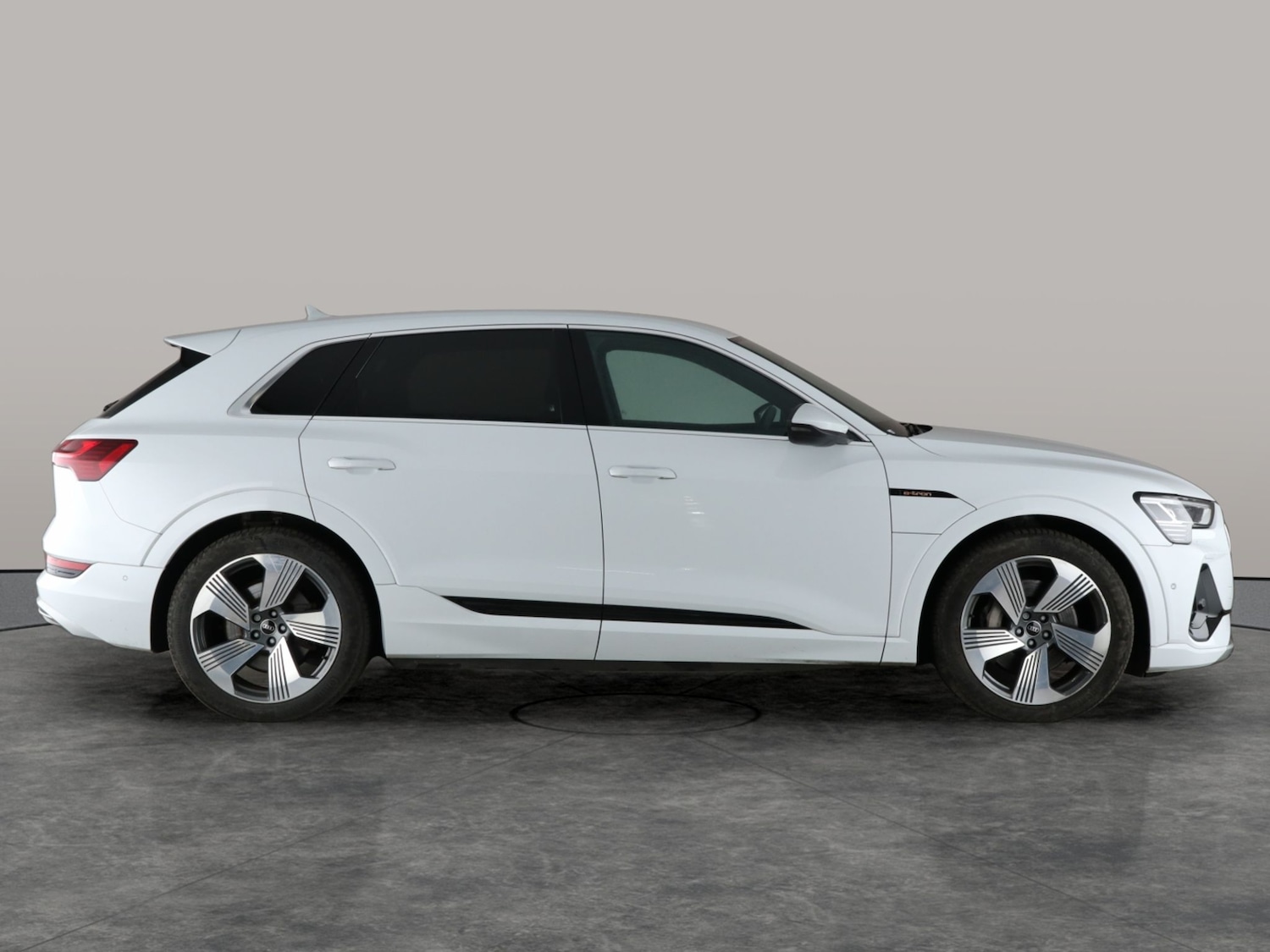 Used Audi e-tron 2022 for sale - 76960495: Photo 9
