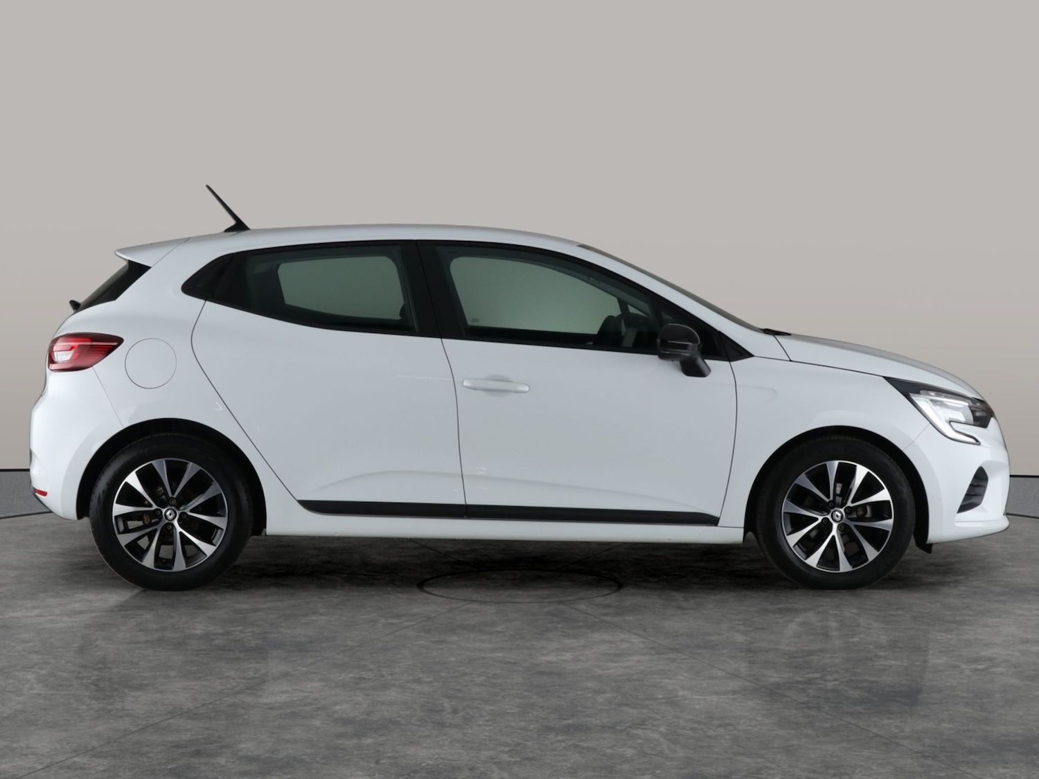 Used Renault Clio 2023 for sale - 76403062: Photo 9