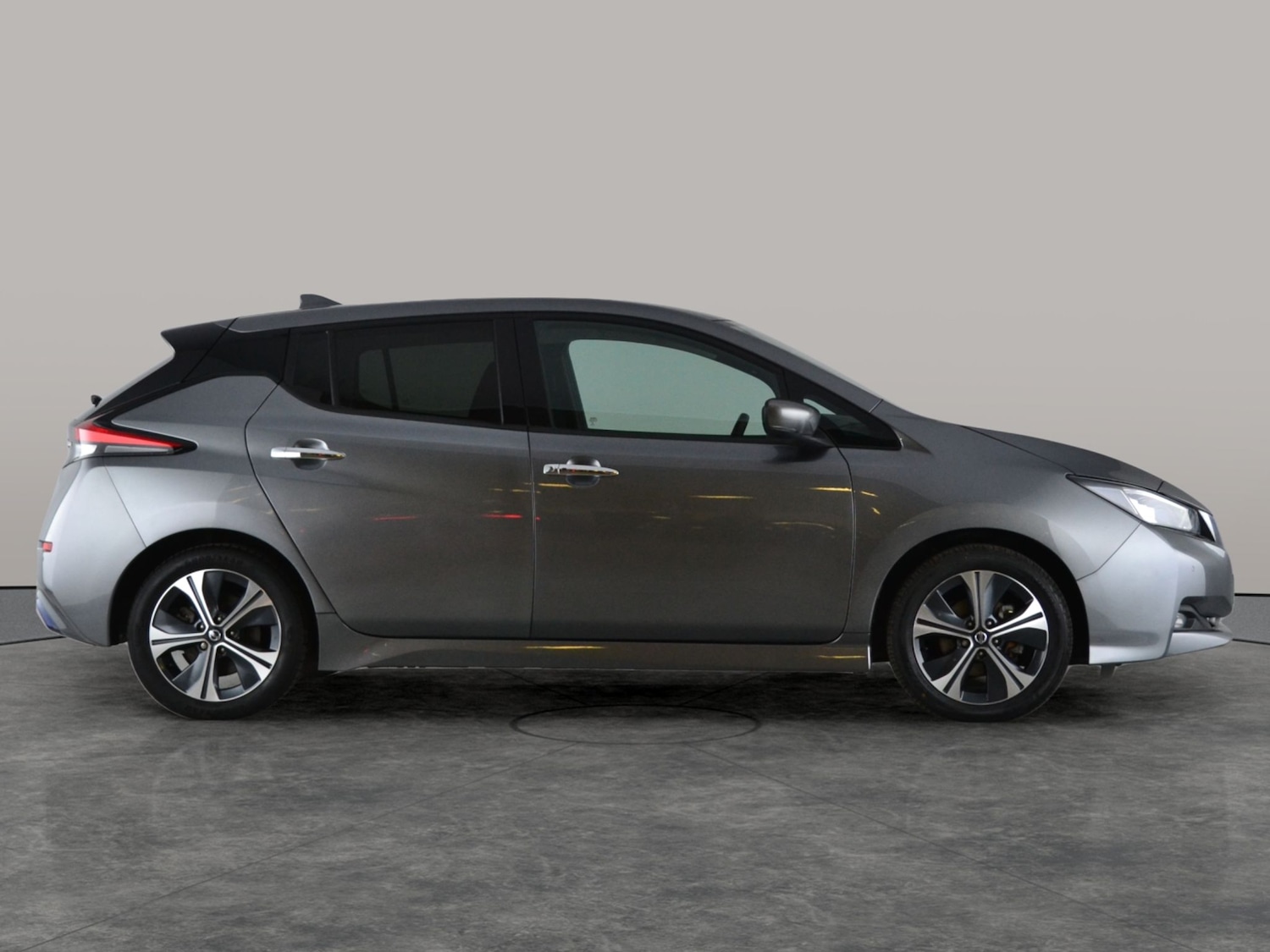 Used Nissan Leaf 2021 for sale - 77149124: Photo 12