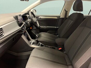 Used Volkswagen T-Roc 2023 for sale - 75603698: Photo