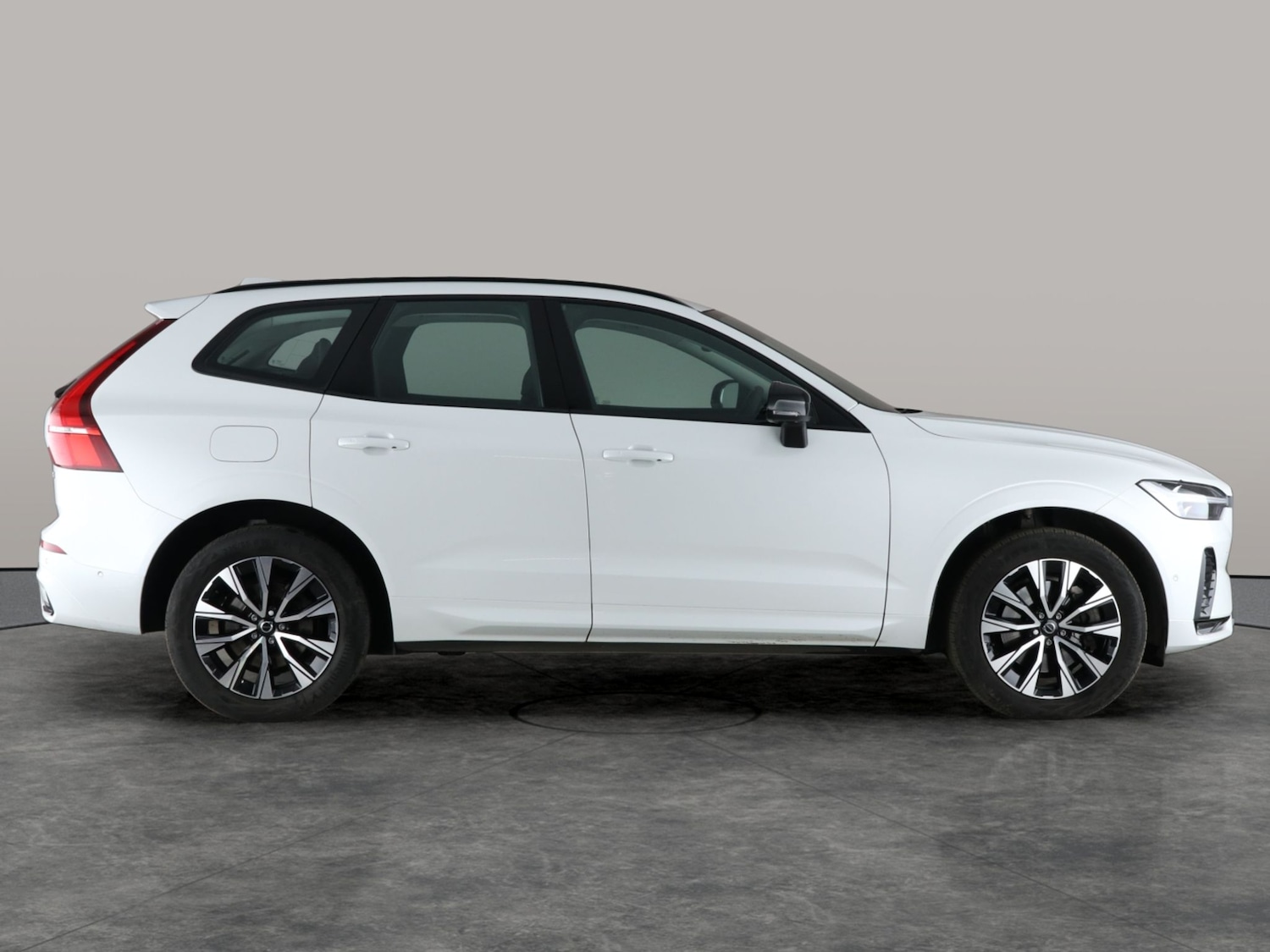 Used Volvo XC60 2023 for sale - 76758068: Photo 10