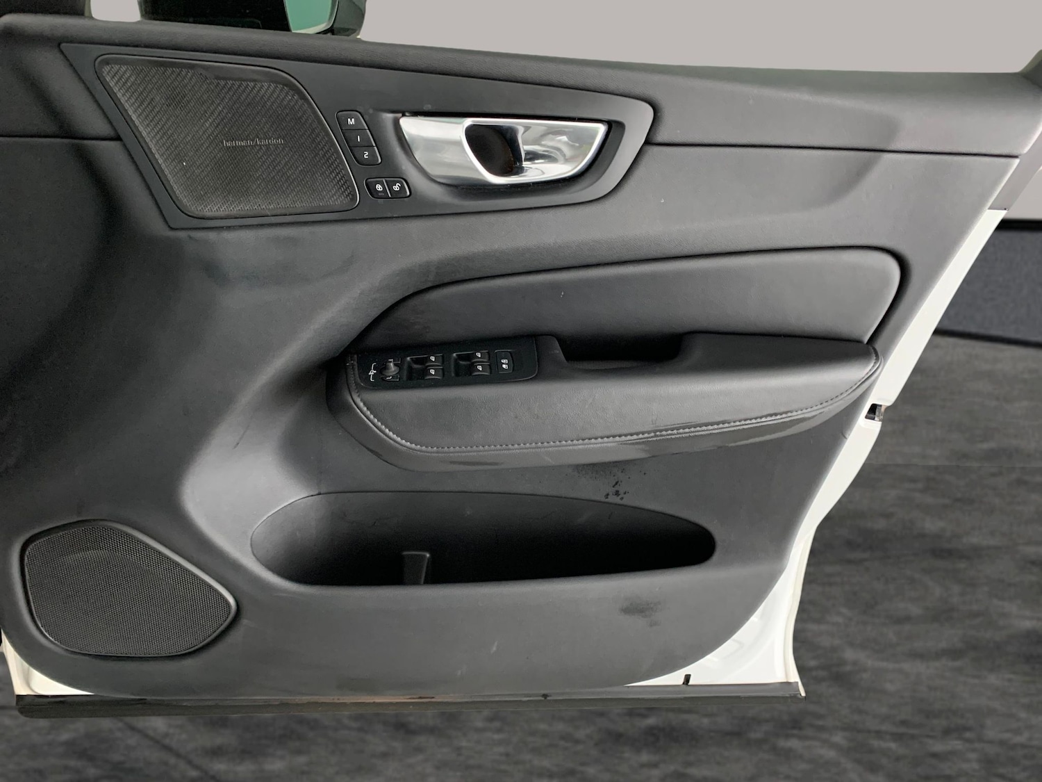 Used Volvo XC60 2023 for sale - 76758068: Photo 32