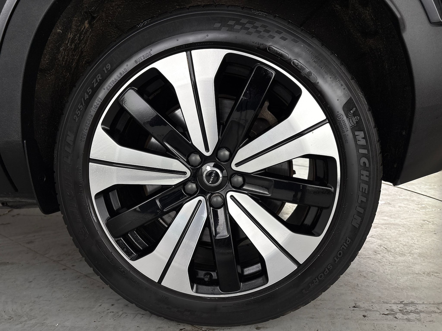 Used Volvo XC40 for sale - 78163681: Photo 15