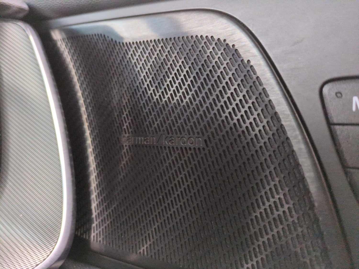 Used Volvo XC60 2023 for sale - 77020079: Photo 5