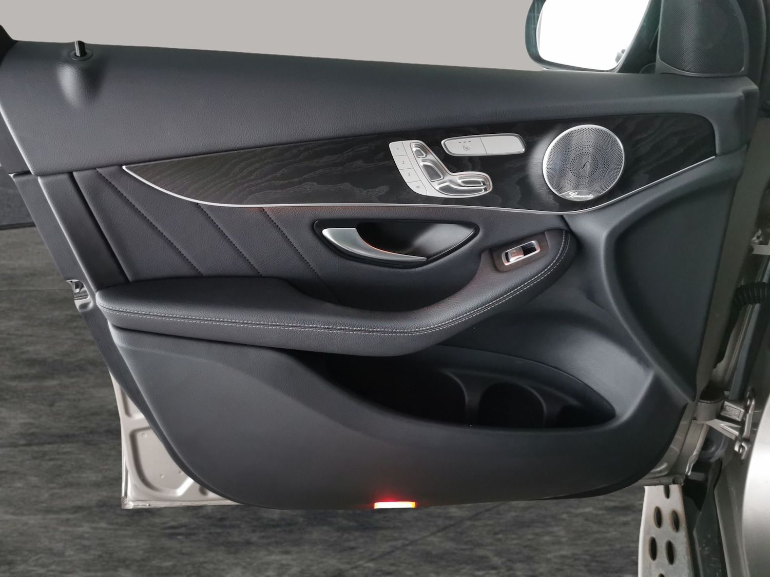 Used Mercedes-Benz GLC 2019 for sale - 76773867: Photo 27