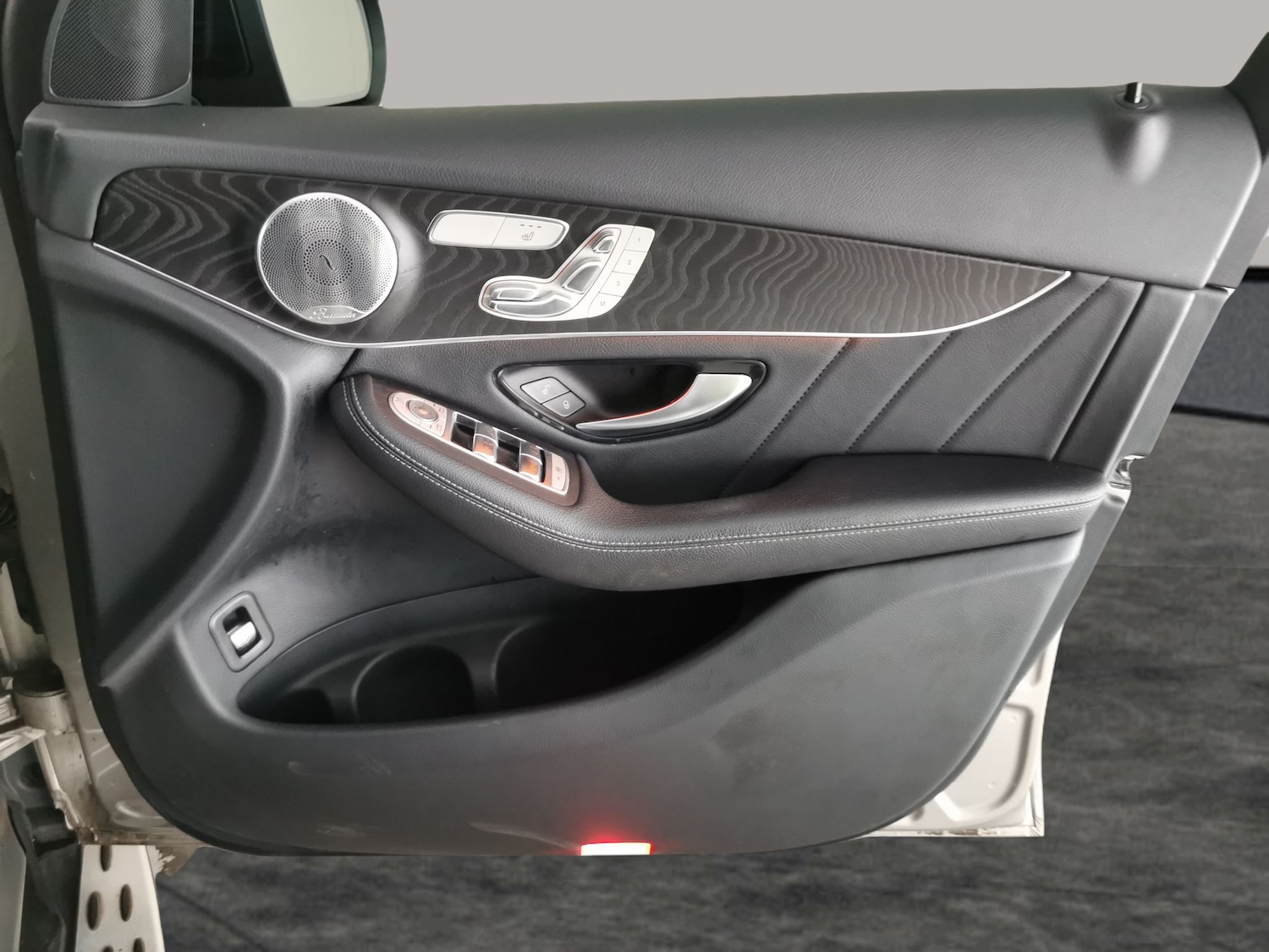 Used Mercedes-Benz GLC 2019 for sale - 76773867: Photo 30