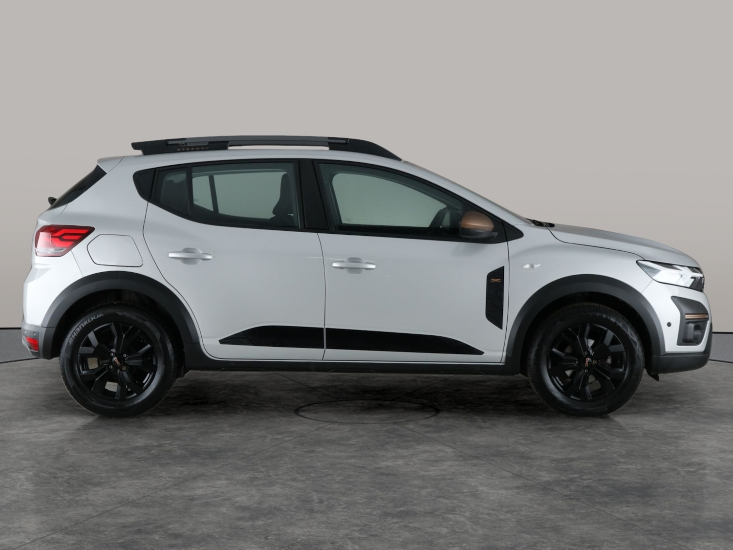 Used Dacia Sandero Stepway 2024 for sale - 76851457: Photo 9