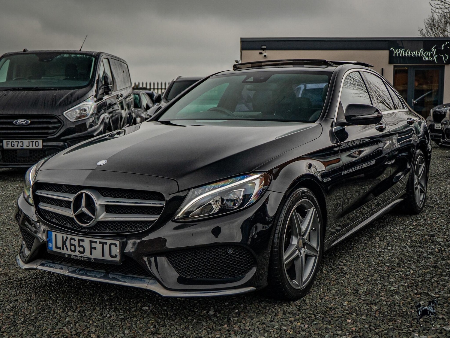 Used Mercedes-Benz C Class 2015 for sale - 77611648: Photo 4