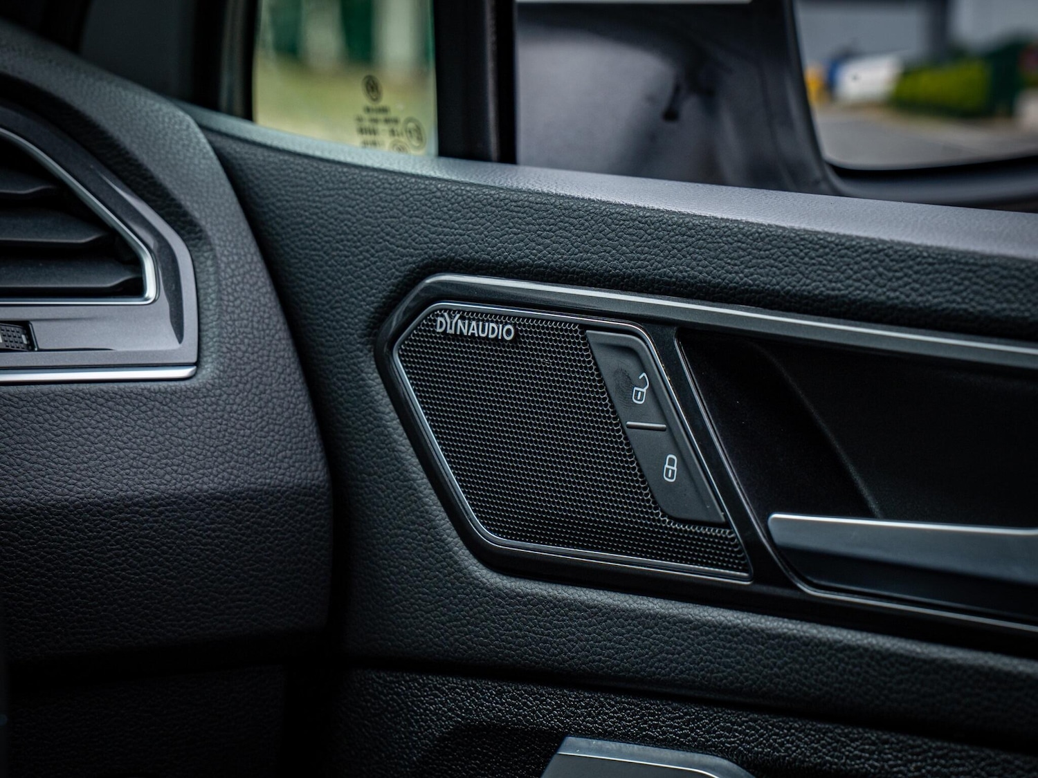 Used Volkswagen Tiguan 2018 for sale - 76953190: Photo 32