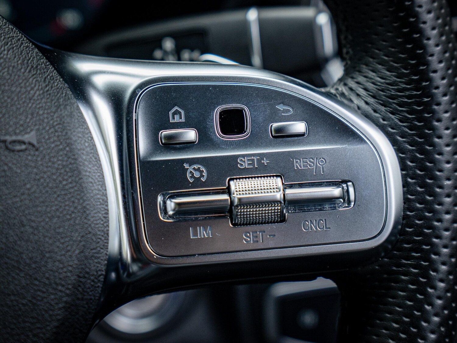 Used Mercedes-Benz GLC 2021 for sale - 76349800: Photo 13