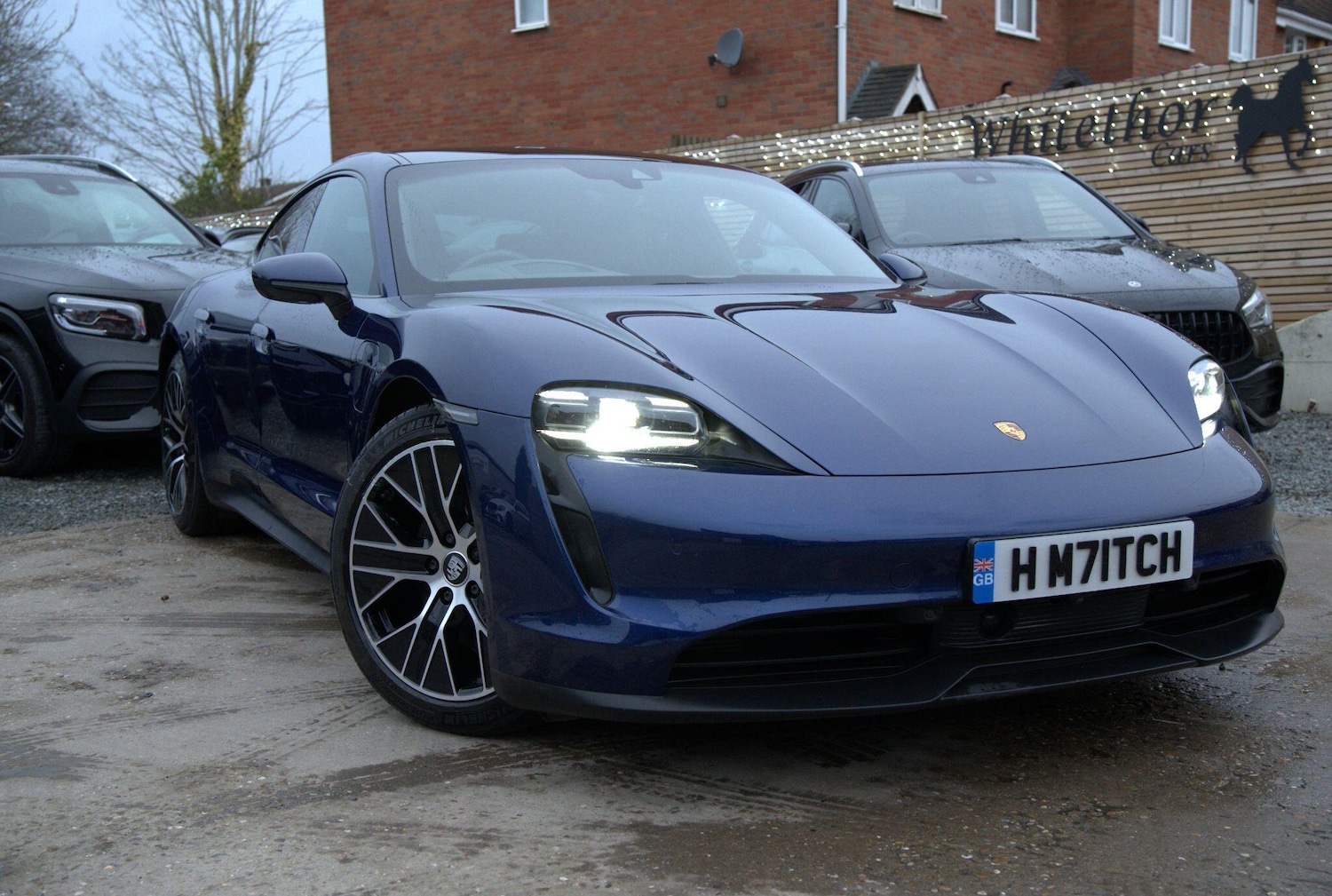 Used Porsche Taycan 2021 for sale - 76998951: Photo 1