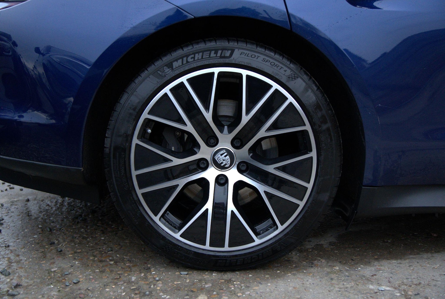 Used Porsche Taycan 2021 for sale - 76998951: Photo 4