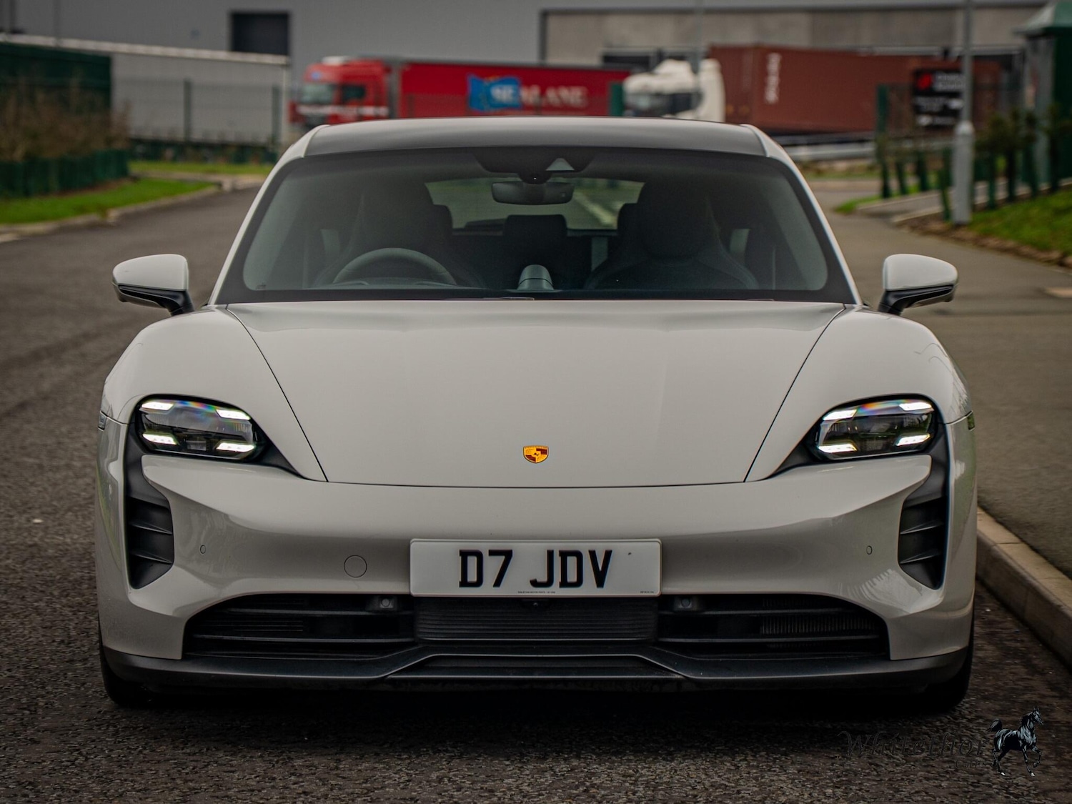 Used Porsche Taycan for sale - 77510560: Photo 2