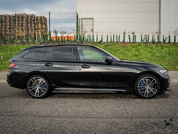 Used BMW 3 Series 2021 for sale - 77016803: Photo