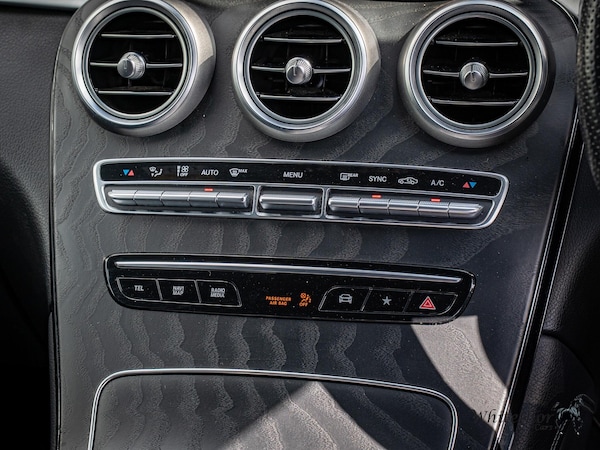 Used Mercedes-Benz GLC 2019 for sale - 75645935: Photo 38