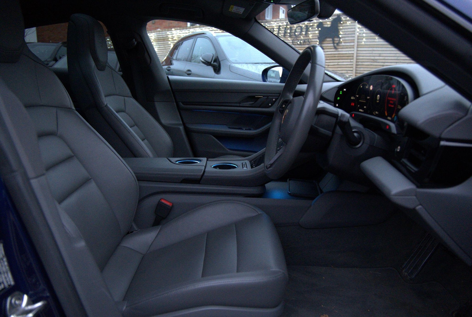 Used Porsche Taycan 2021 for sale - 76832677: Photo 6