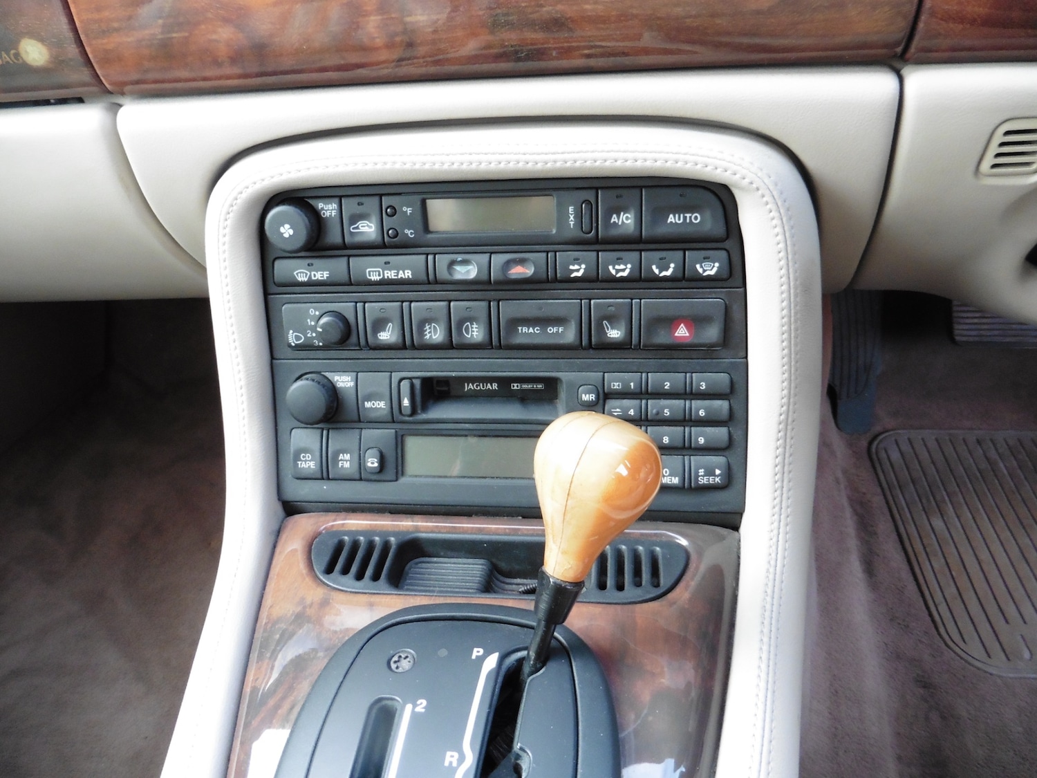 Used Jaguar XK8 2001 for sale - 76640092: Photo 16