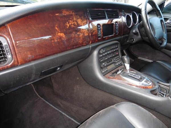 Used Jaguar XKR 2005 for sale - 57865005: Photo 18