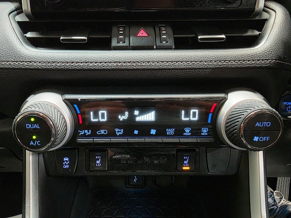 Used Toyota RAV4 2021 for sale - 75520544: Photo 10