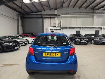 Used Toyota Yaris 2015 for sale - 75707225: Photo
