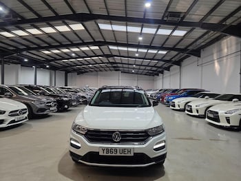 Used Volkswagen T-Roc 2019 for sale - 76473359: Photo