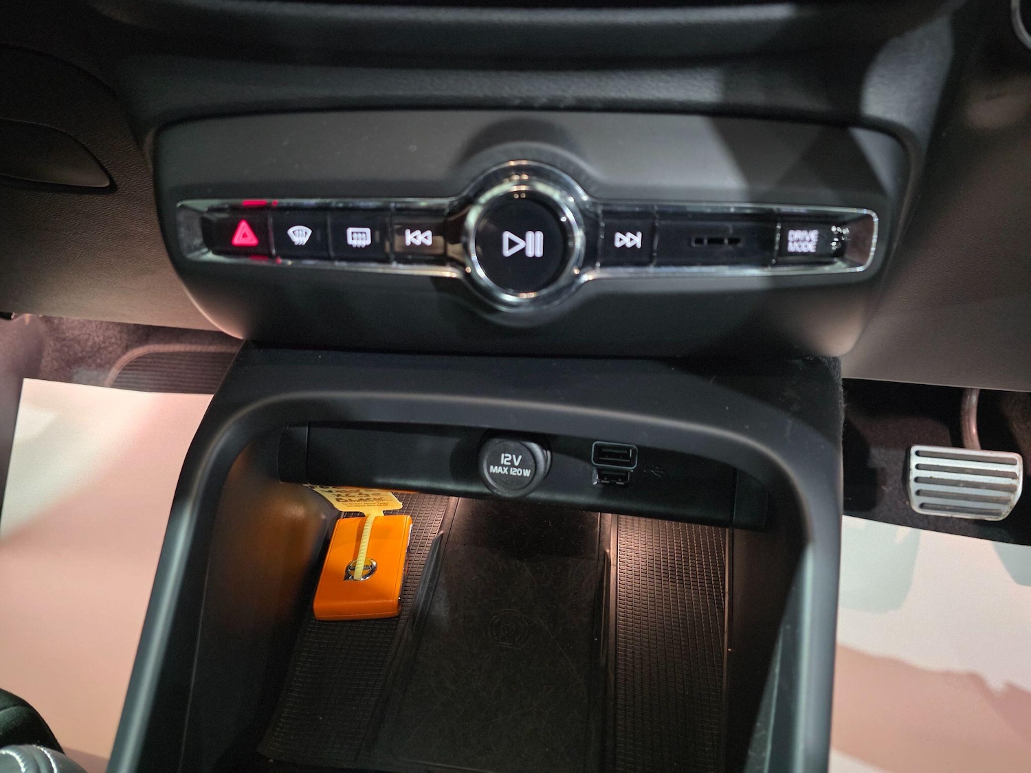 Used Volvo XC40 2022 for sale - 76657567: Photo 13