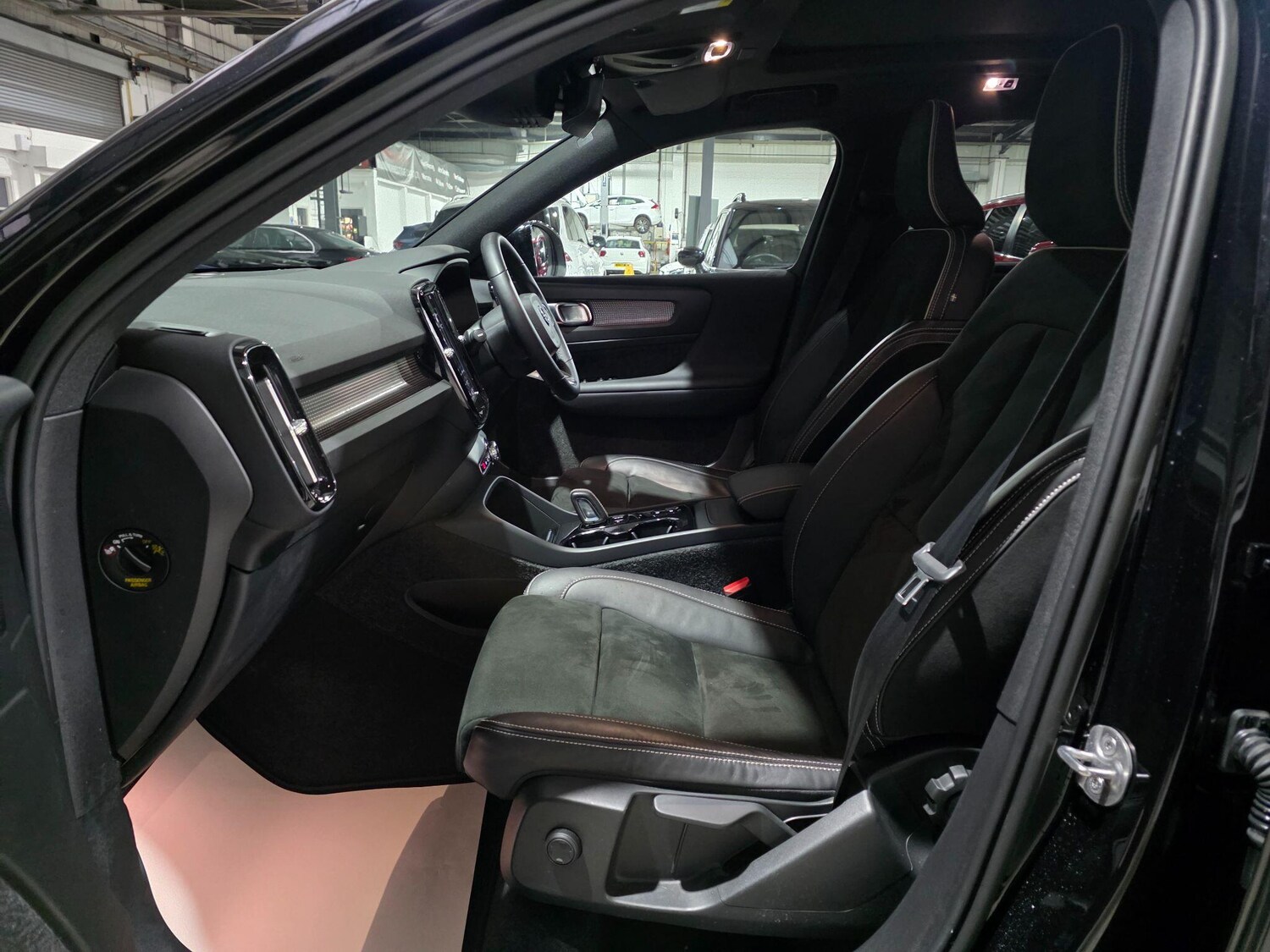 Used Volvo XC40 2022 for sale - 76657567: Photo 30