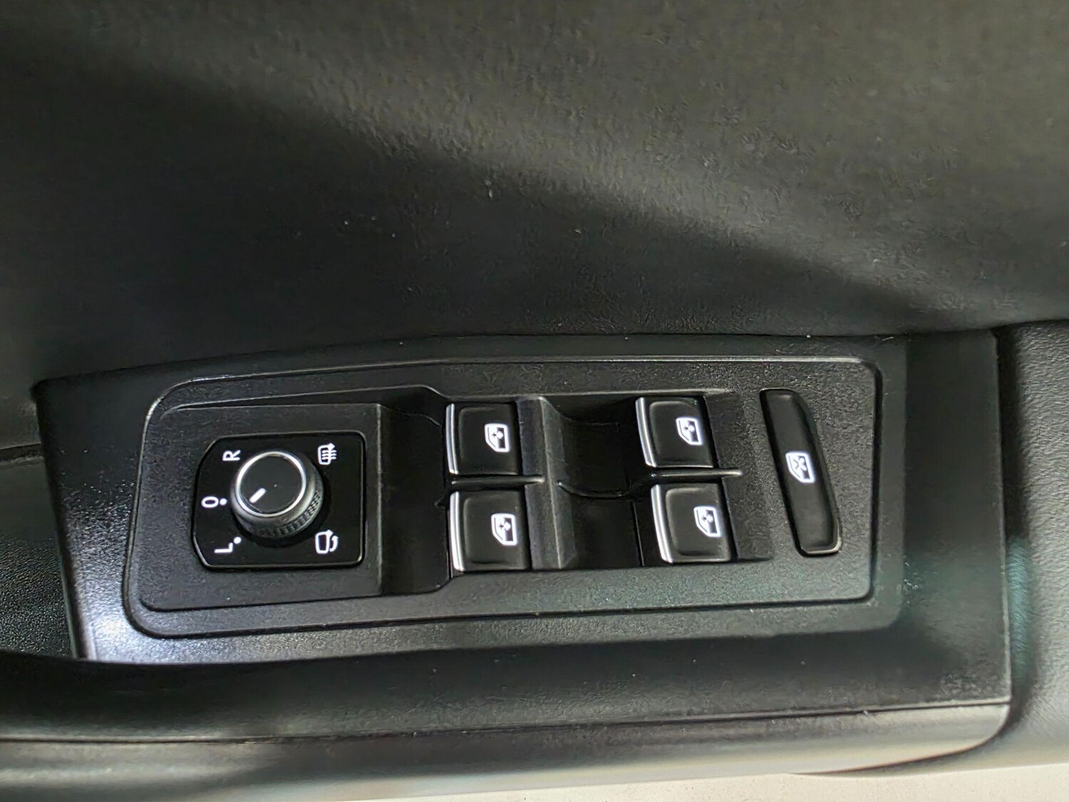 Used Volkswagen T-Roc 2021 for sale - 76095217: Photo 14