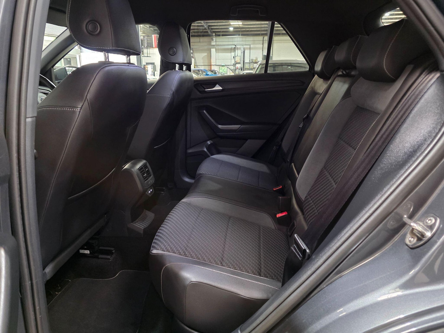 Used Volkswagen T-Roc 2021 for sale - 76095217: Photo 24