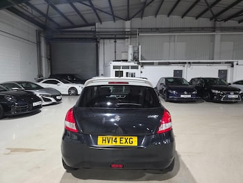 Used Suzuki Swift 2014 for sale - 76752888: Photo