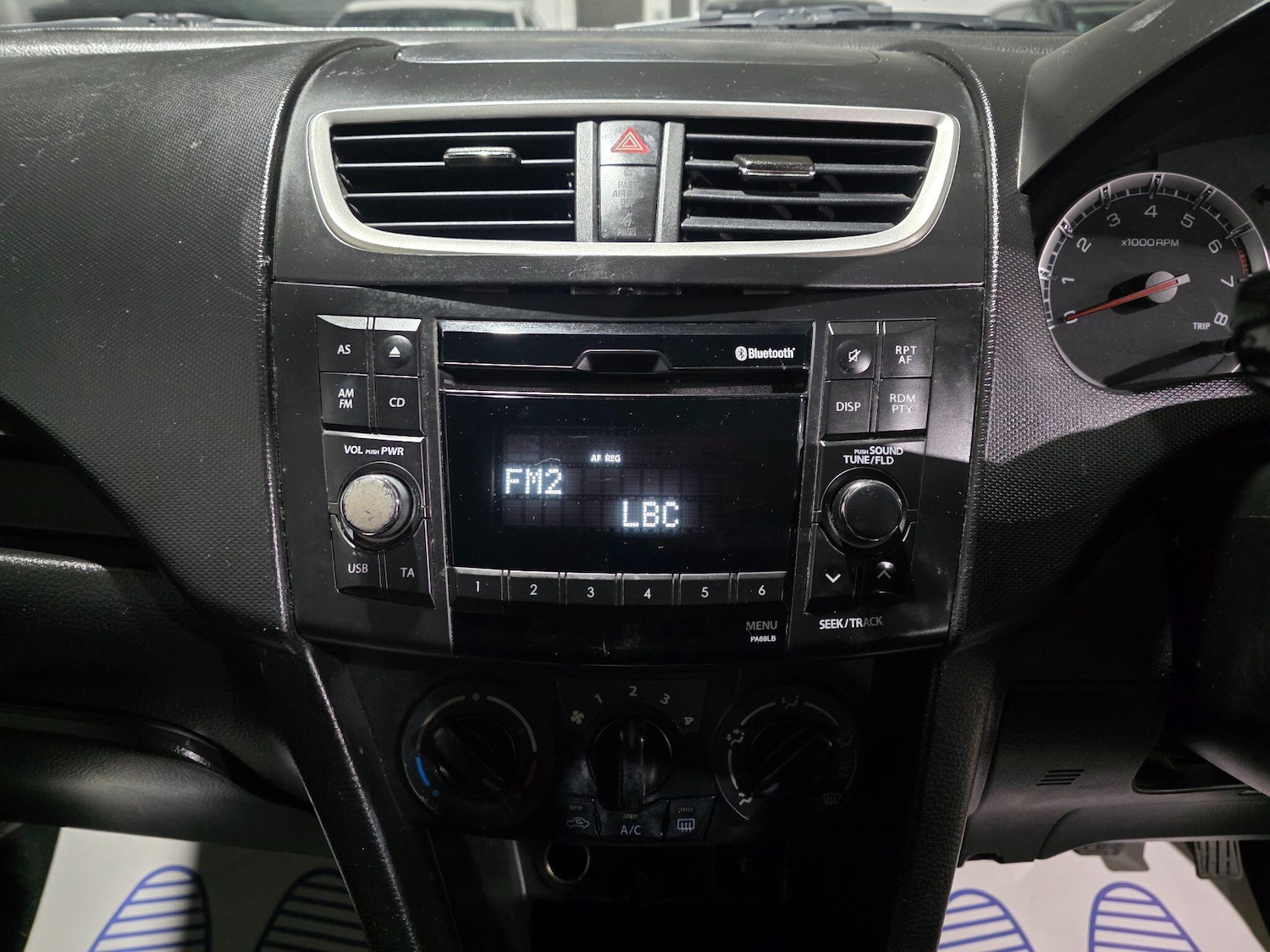 Used Suzuki Swift 2014 for sale - 76752888: Photo 7