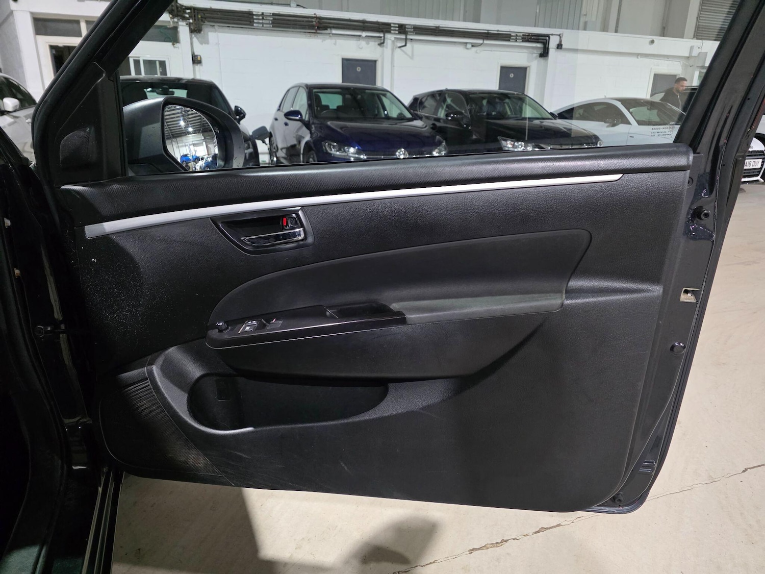 Used Suzuki Swift 2014 for sale - 76752888: Photo 9