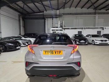 Used Toyota C-HR 2017 for sale - 76446806: Photo