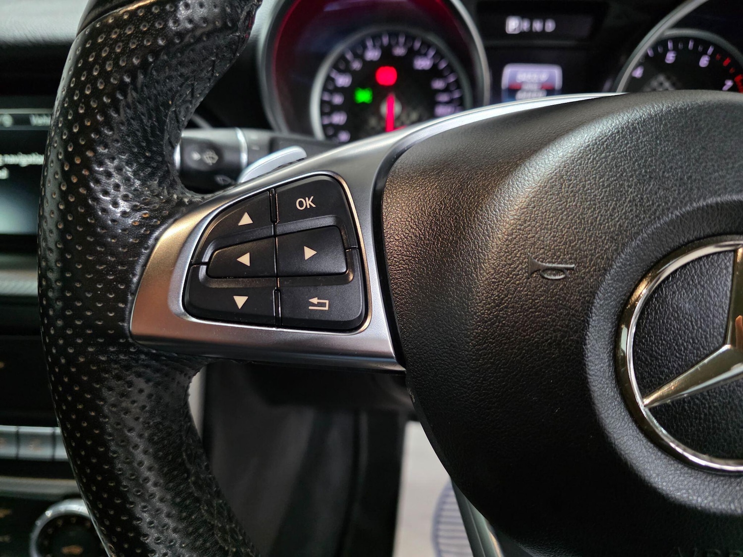 Used Mercedes-Benz SLC 2017 for sale - 76992841: Photo 18