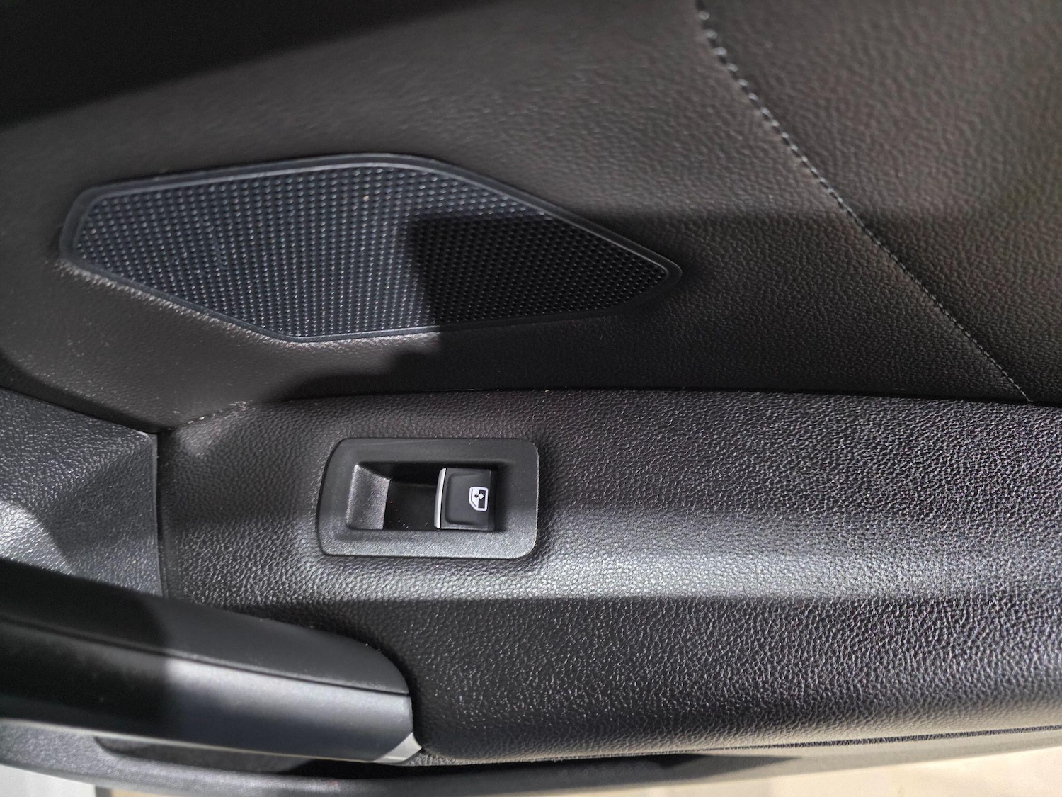 Used Volkswagen Tiguan 2017 for sale - 77216255: Photo 24