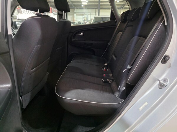 Used Kia Venga 2011 for sale - 76251308: Photo 21