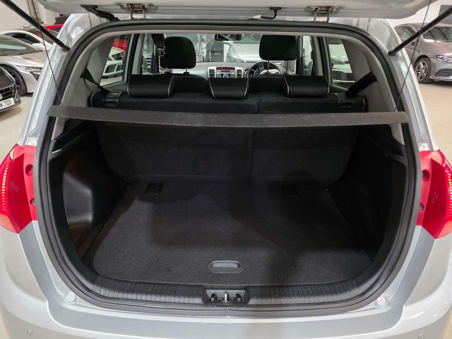 Used Kia Venga 2011 for sale - 76251308: Photo 25