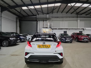 Used Toyota C-HR 2023 for sale - 77537568: Photo