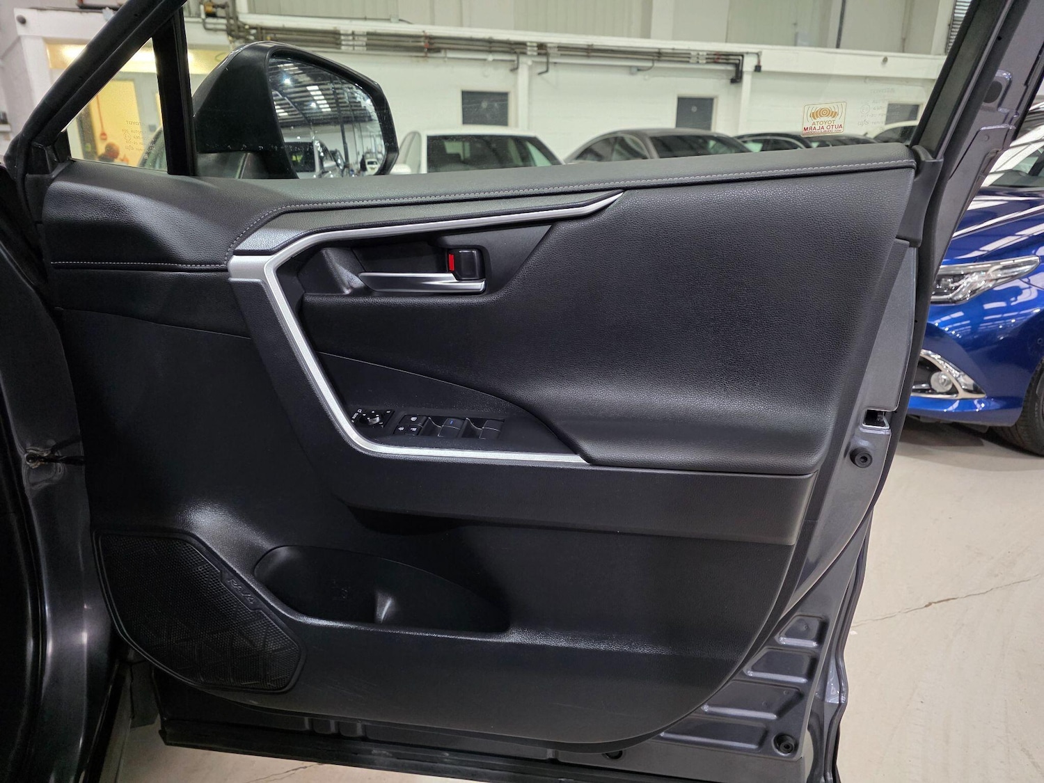 Used Toyota RAV4 2021 for sale - 76175630: Photo 13