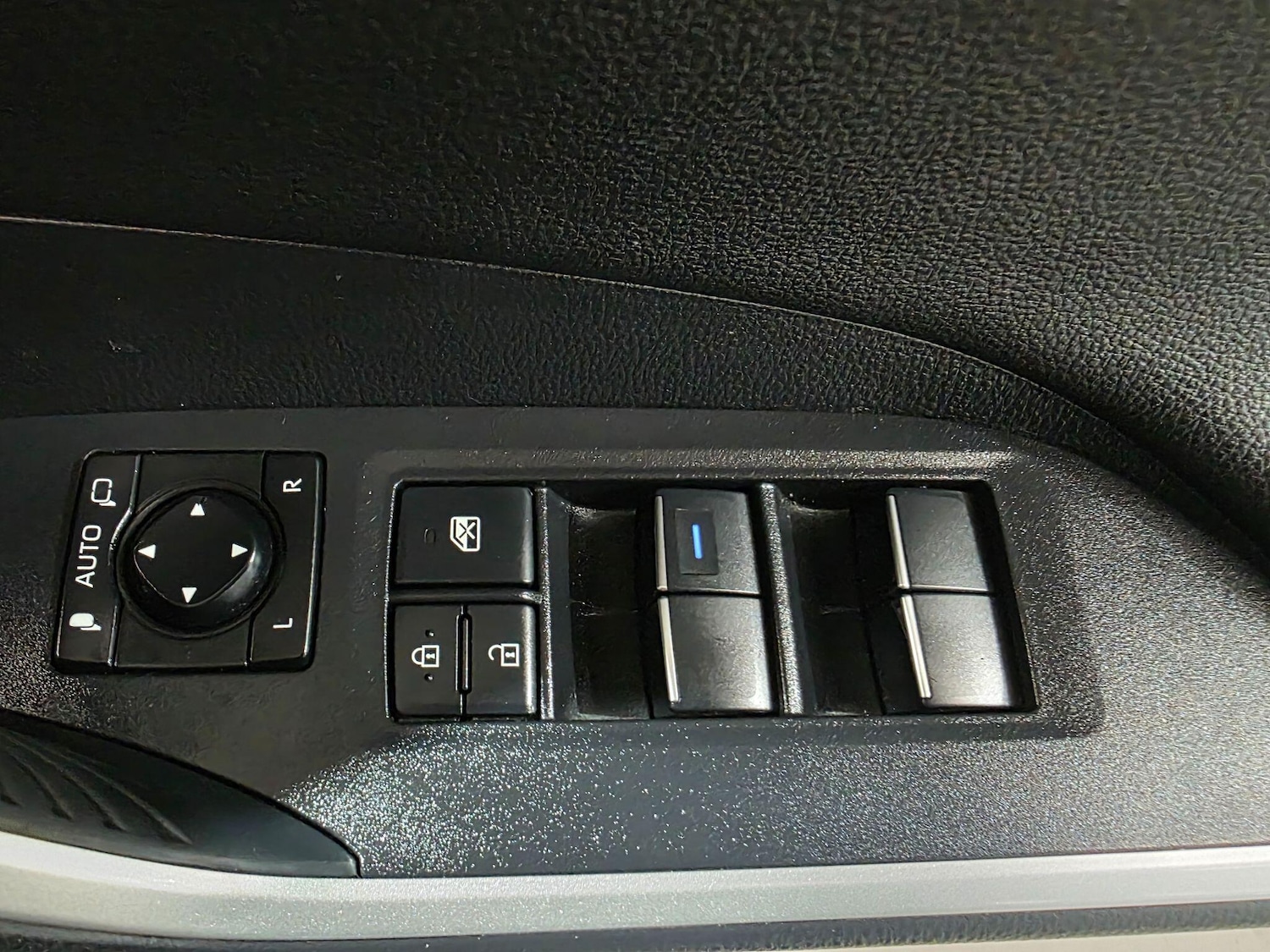 Used Toyota RAV4 2021 for sale - 76175630: Photo 14