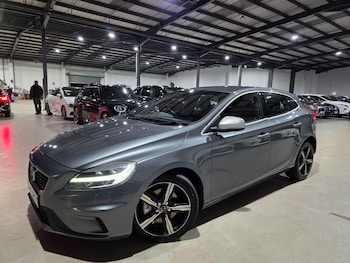 Used Volvo V40 2018 for sale - 76473600: Photo
