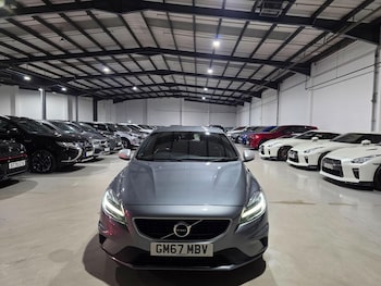 Used Volvo V40 2018 for sale - 76473600: Photo