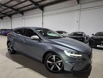 Used Volvo V40 2018 for sale - 76473600: Photo