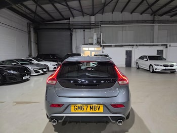 Used Volvo V40 2018 for sale - 76473600: Photo